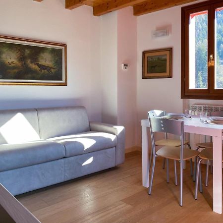 Mansarda Corno D'Aola Apartment Ponte Di Legno Luaran gambar